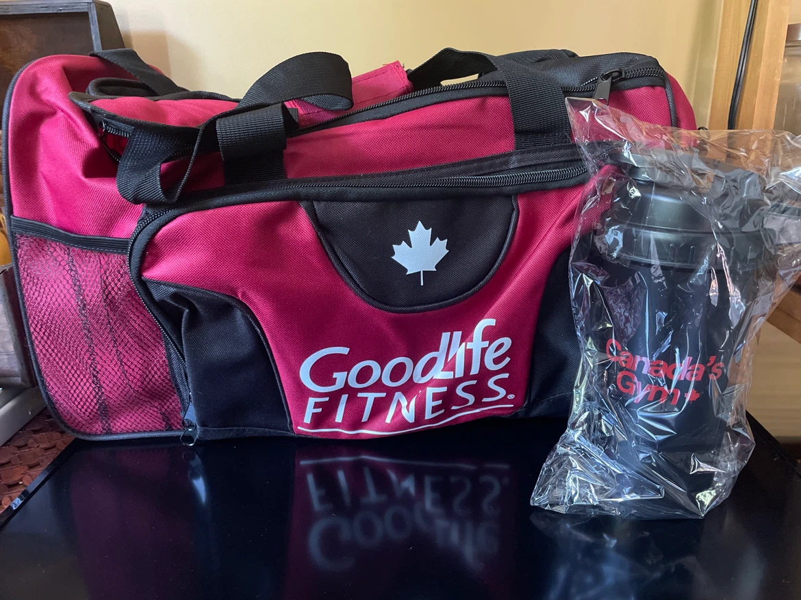 GoodLife Fitness Duffel Bag & Canada's Gym Shaker Bottle - photo 2