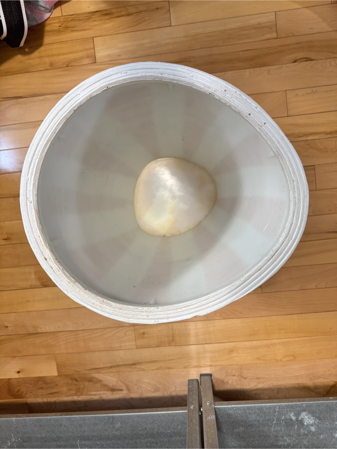 White Tapered Planter Pot - photo 2