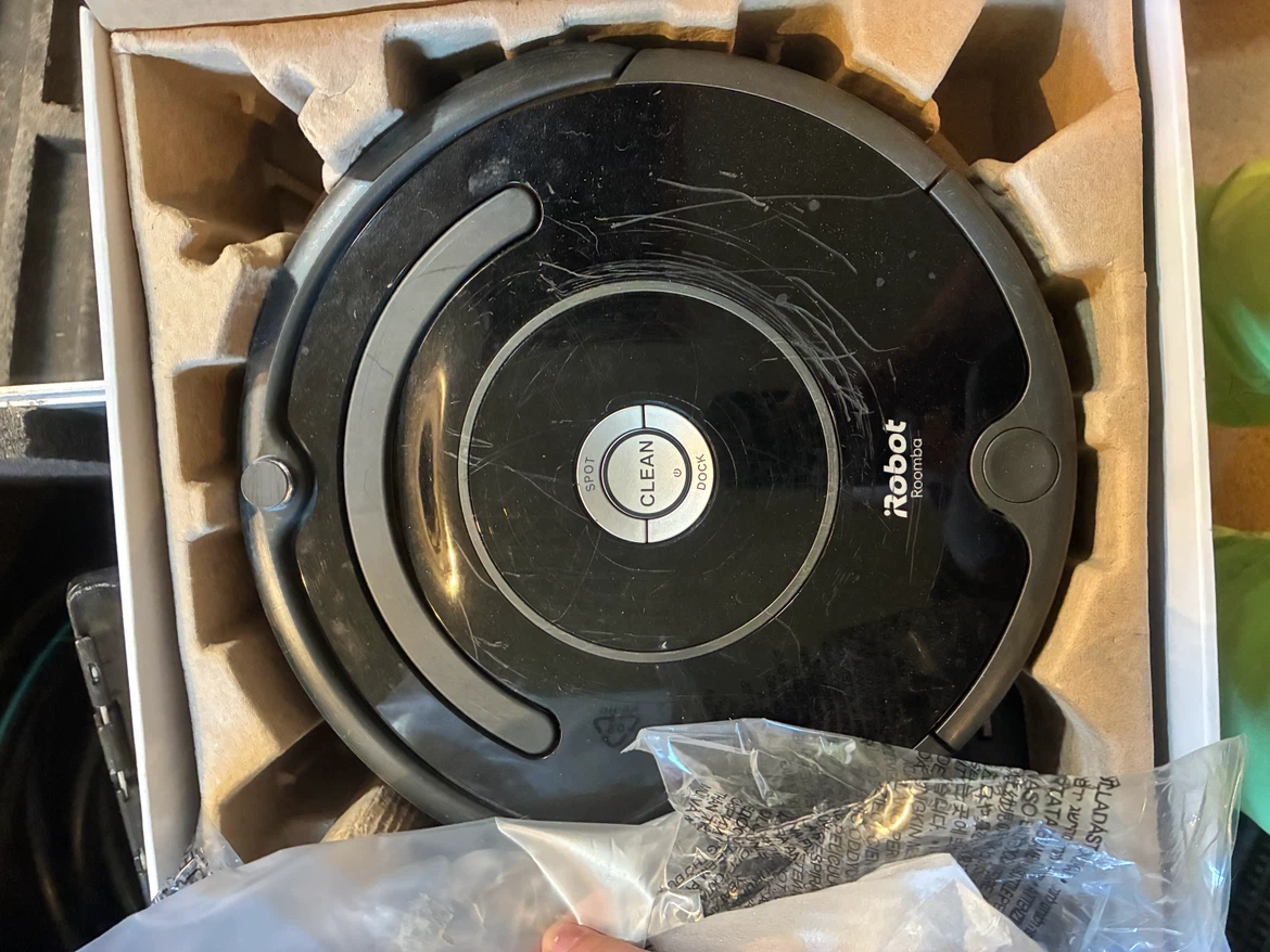 iRobot Roomba 615 vacuuming robot with accessories - photo 2