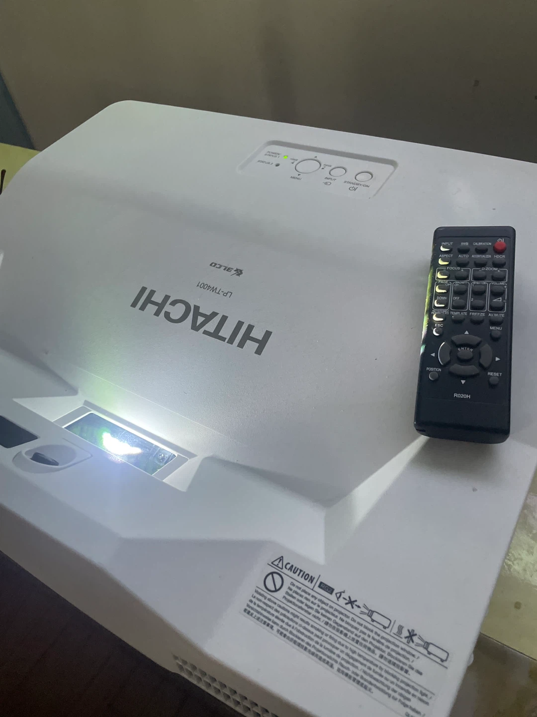Hitachi LP-TW4001 Projector with Remote
