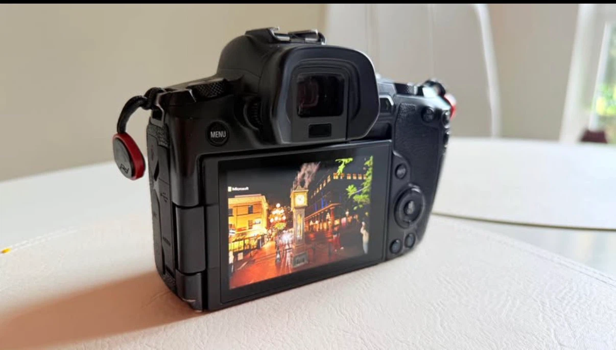 Canon EOS R Mirrorless Camera