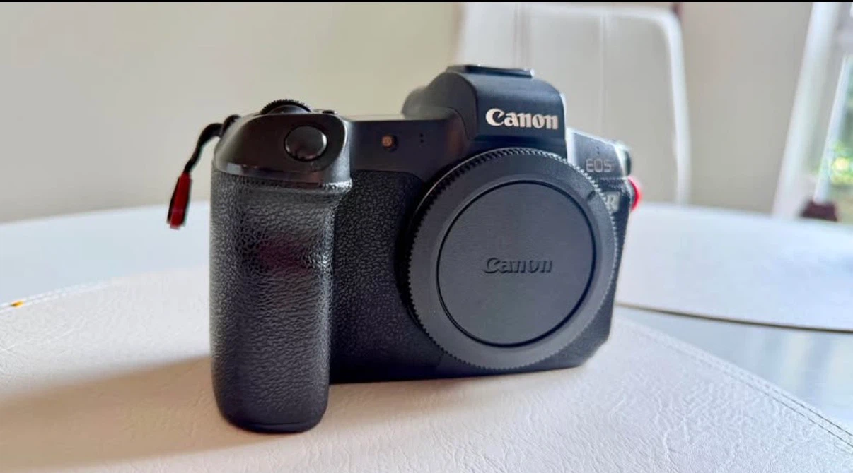 Canon EOS R Mirrorless Camera - photo 2