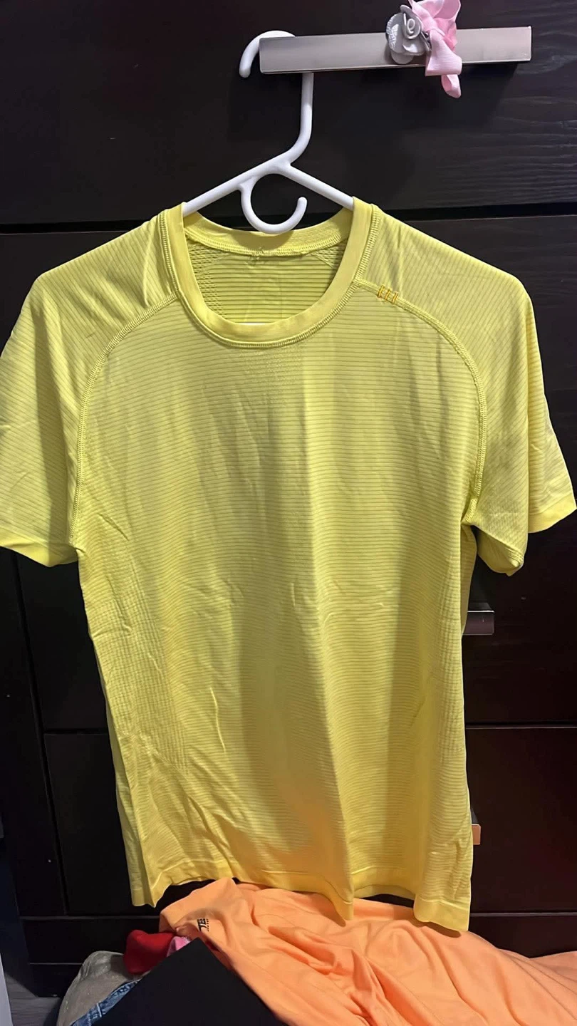 Lululemon athletic shirts bundle - photo 3