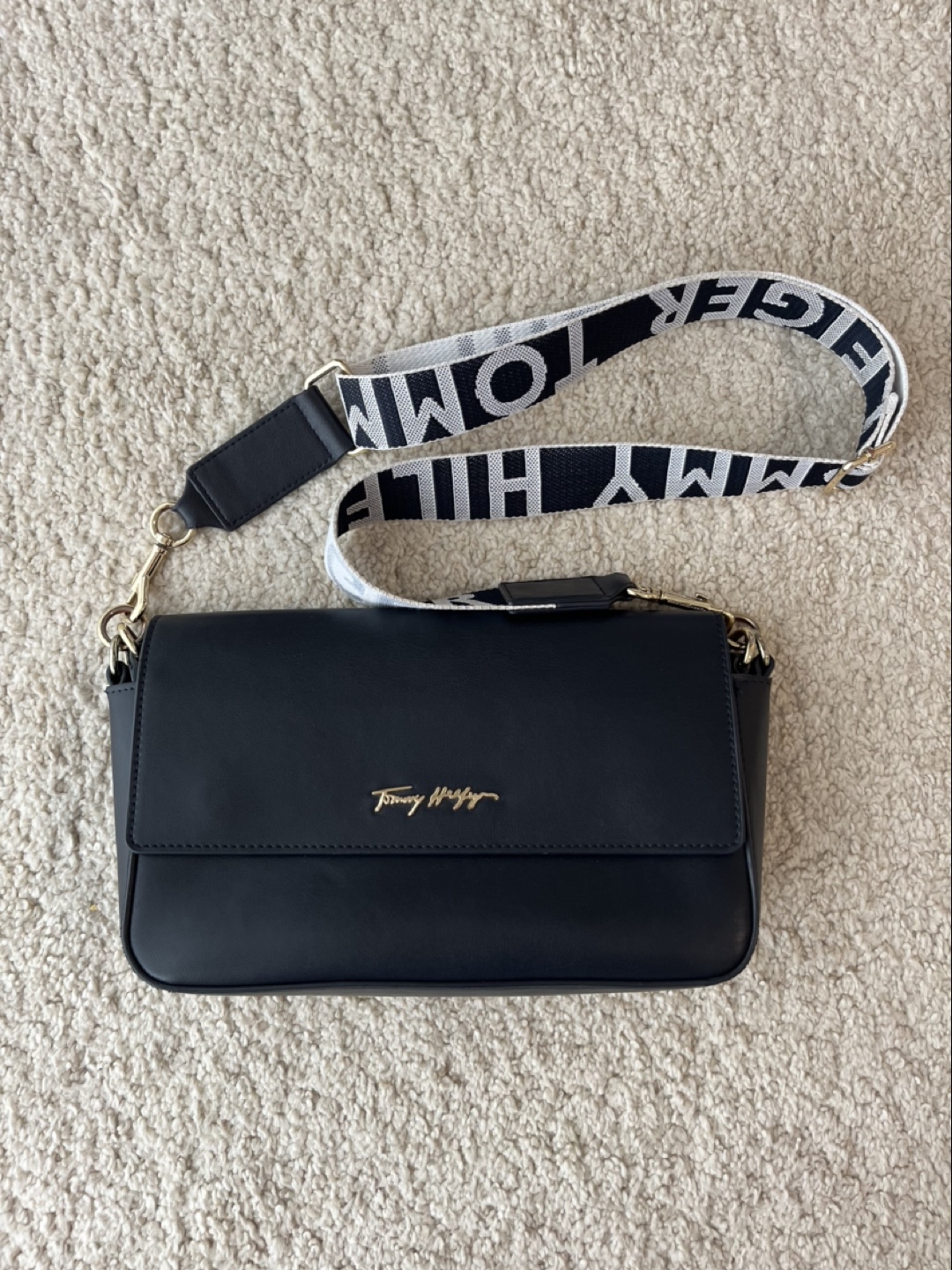 Tommy Hilfiger Crossbody Bag