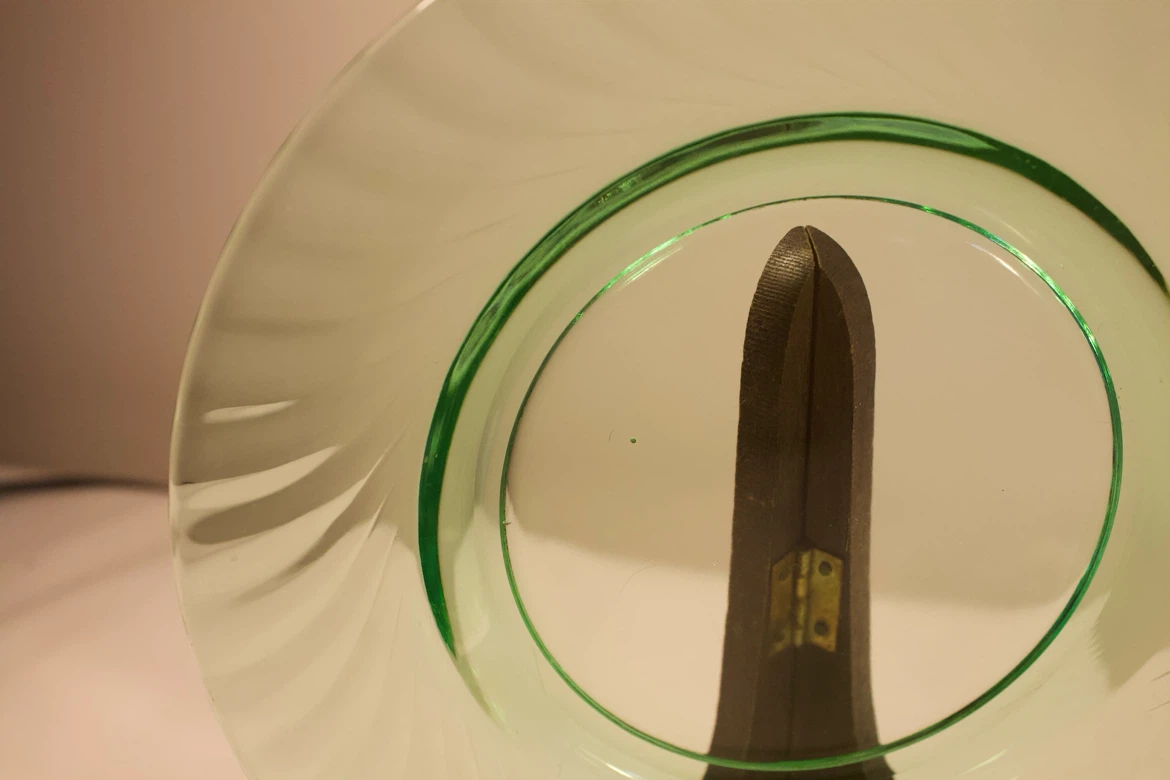 Four Medium Sized Green Glass Plates - photo 4