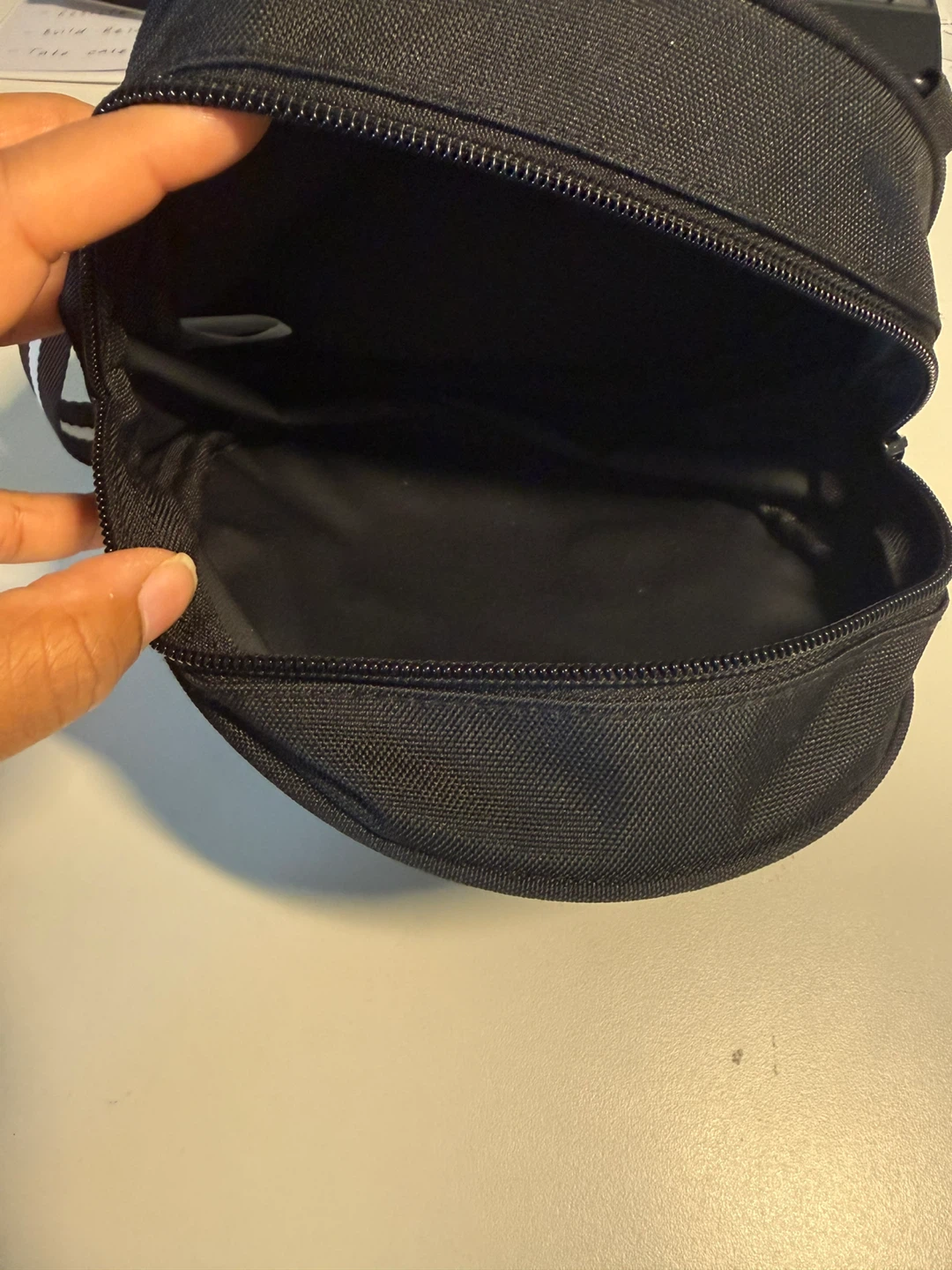 Victoria’s Secret PINK Circle Crossbody Bag - photo 2
