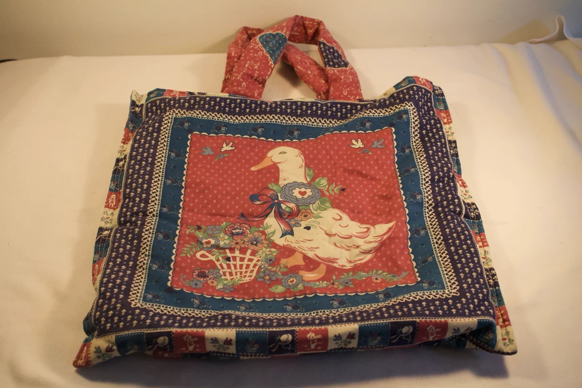 Adorable Patchwork Tote Bag with Vintage Decals - photo 2