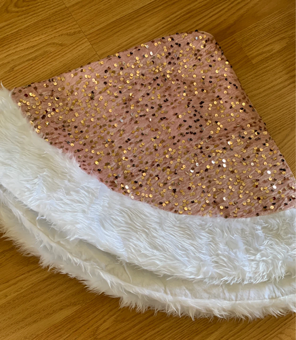 Rose Gold Sequin Tree Skirt with Faux Fur Trim - photo 2