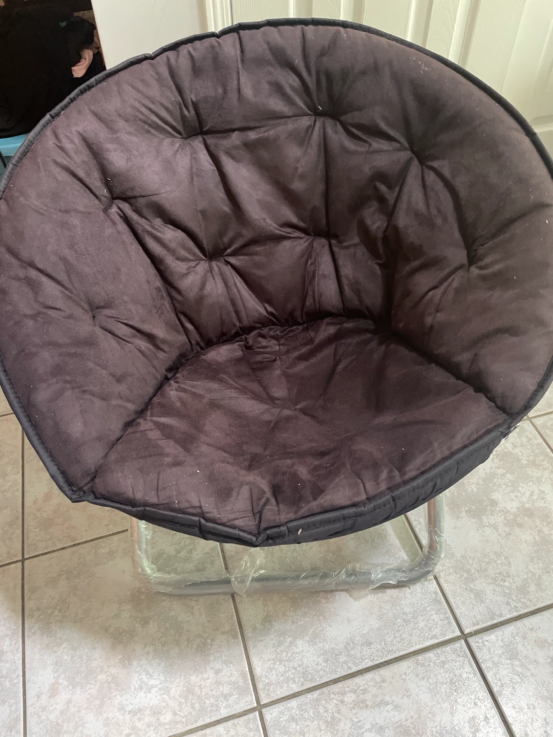 2 Comfortable Black Saucer Chair