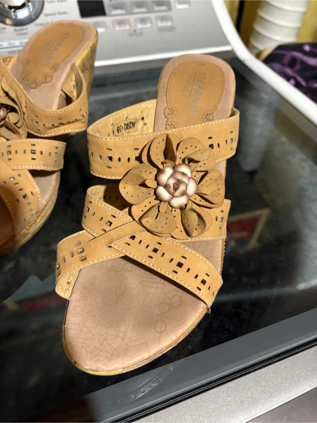Women’s  Sandals Size 8 $5 firm - photo 2