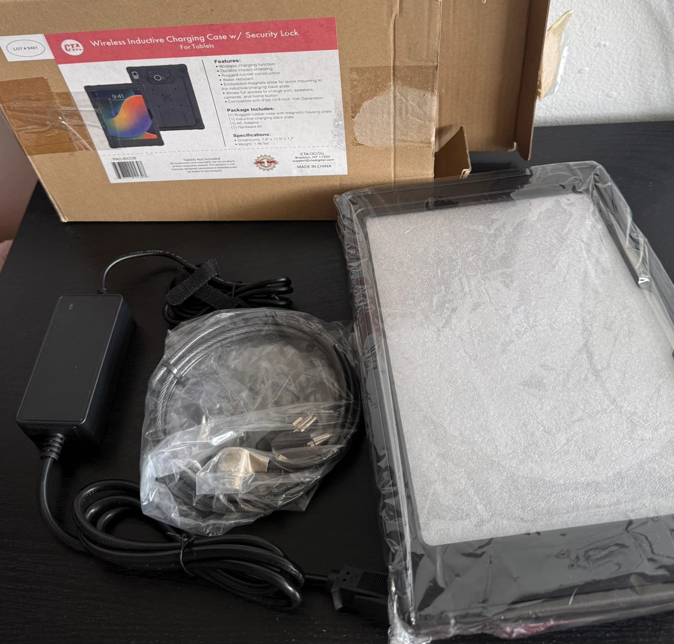 CTA Digital iPad 10th Gen Wireless Charging Case - photo 3