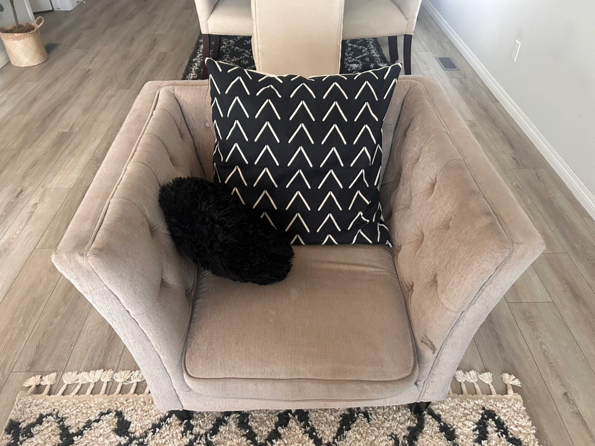 Beige Tufted Loveseat with Accent Pillows - photo 4