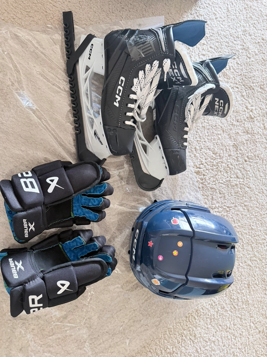 CCM Hockey Skates, Bauer Hockey Helmet & Gloves - photo 2
