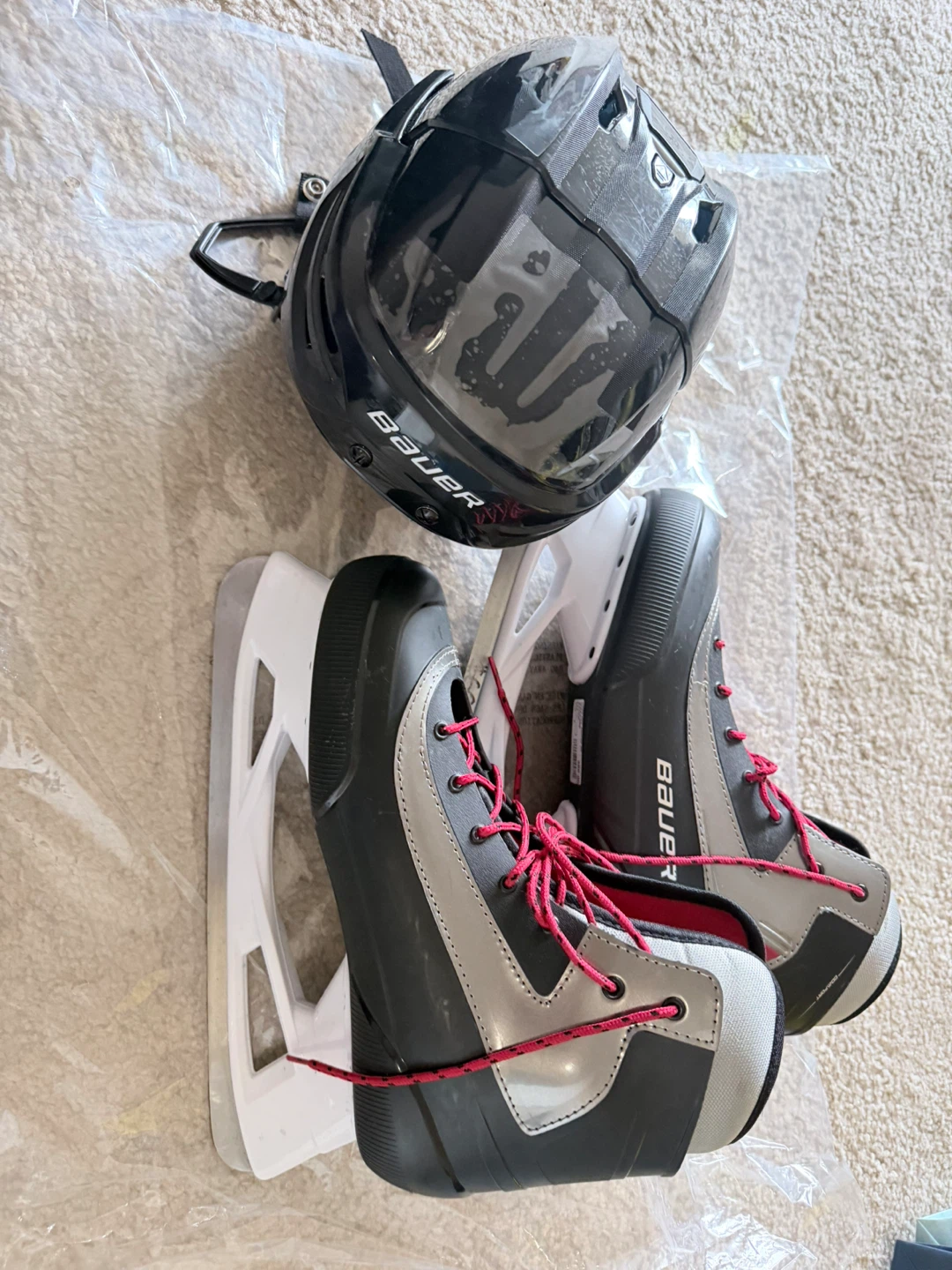 CCM Hockey Skates, Bauer Hockey Helmet & Gloves - photo 3