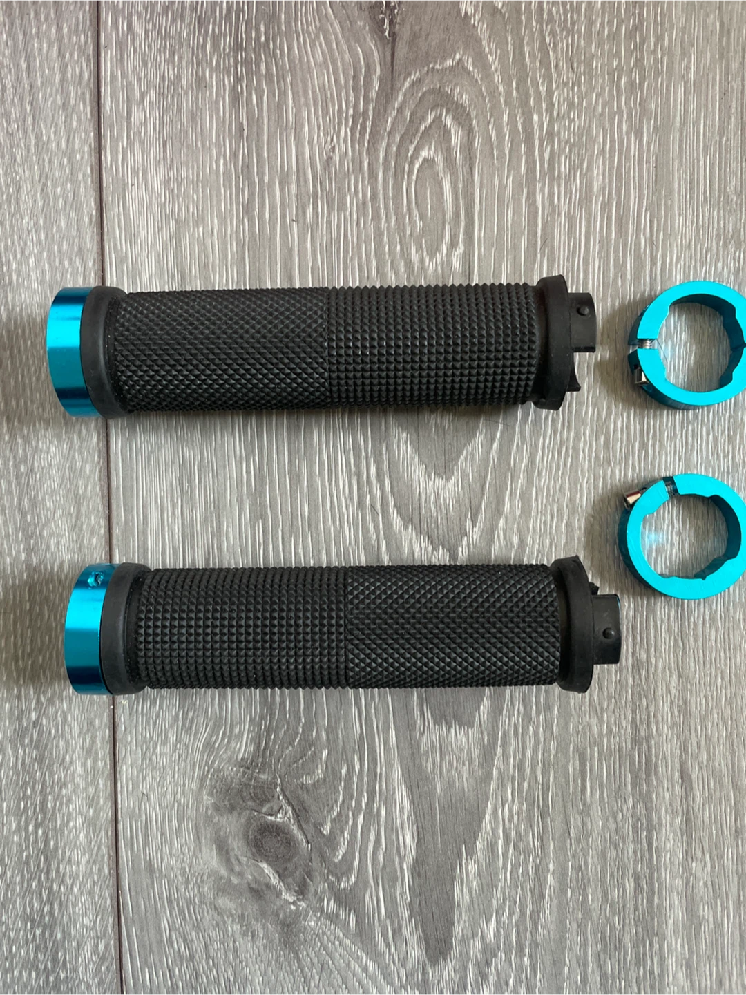 Bike Handlebar Grips 2cm diameter