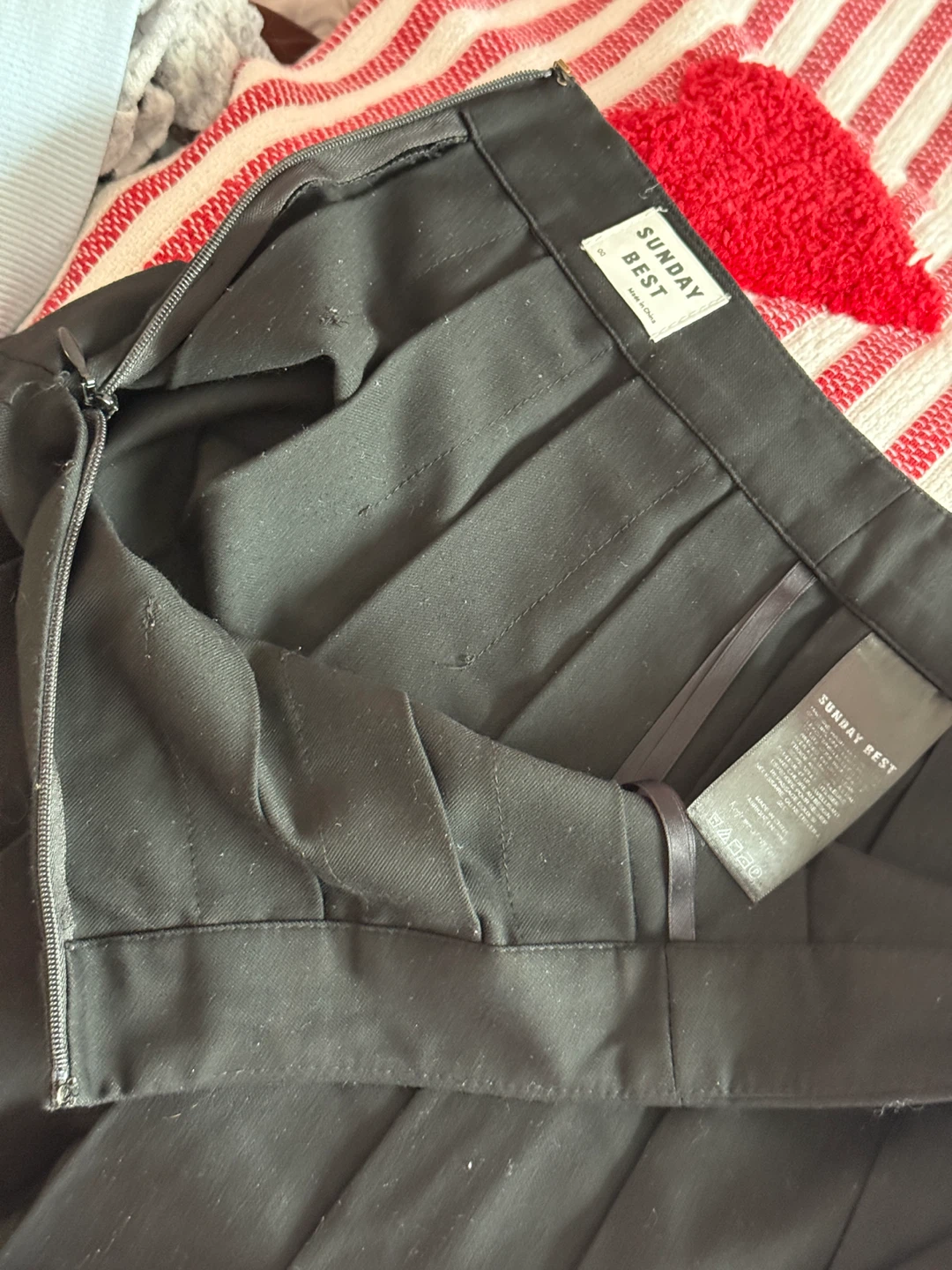 Black Pleated Mini Skirt Aritzia - photo 2