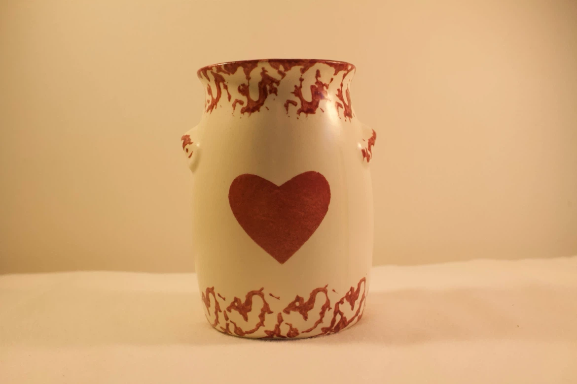 Handcrafted Spongeware Red and White Heart Vase - photo 2