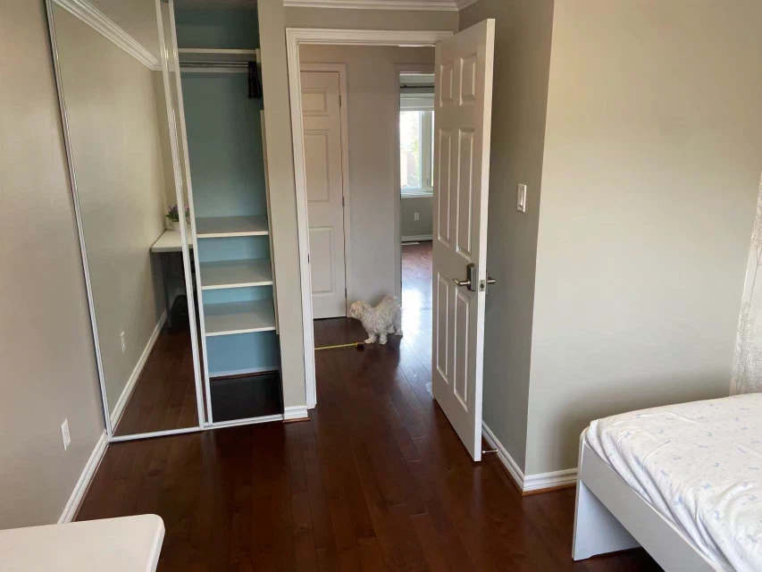 A room to rent $800/month @Yonge-16th Ave - photo 2