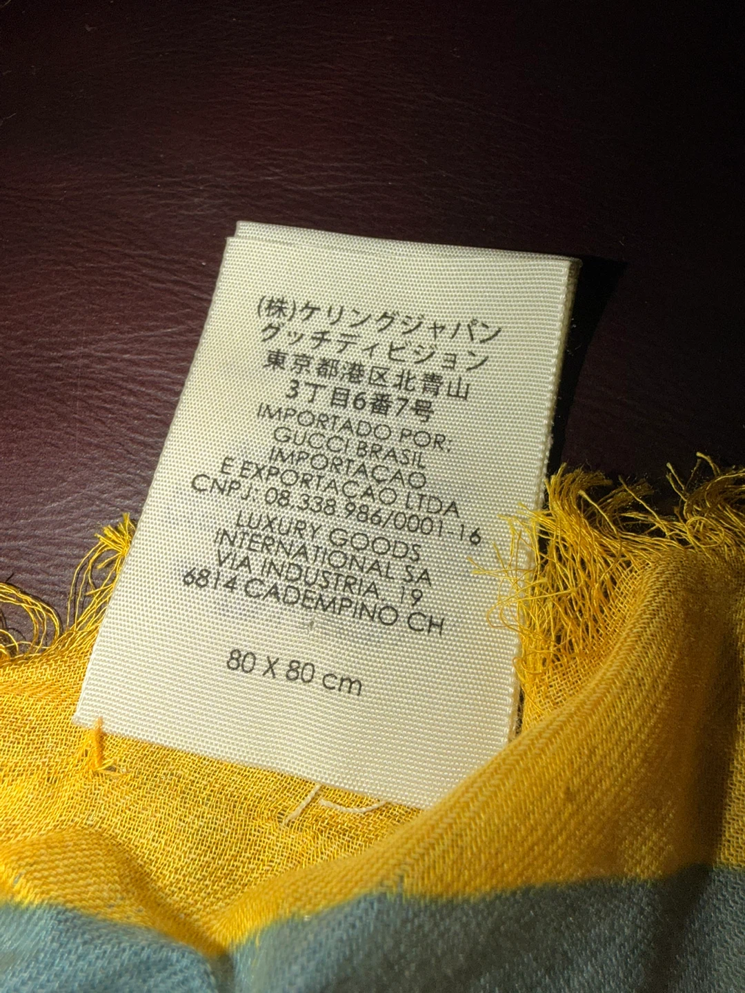 Gucci Scarf Head/Neck Shark Style in Like New Condition - photo 4