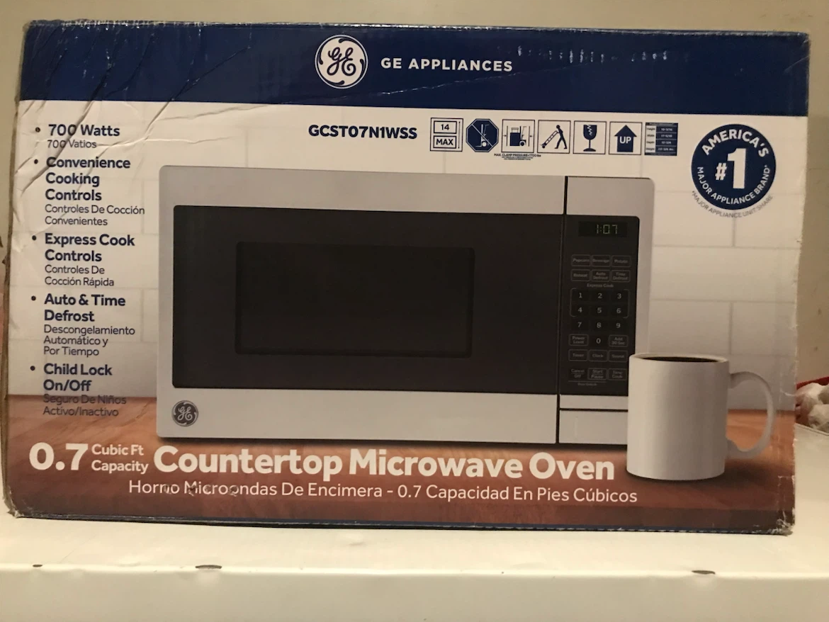 GE 0.7 Cu. Ft. Capacity Countertop Microwave Oven