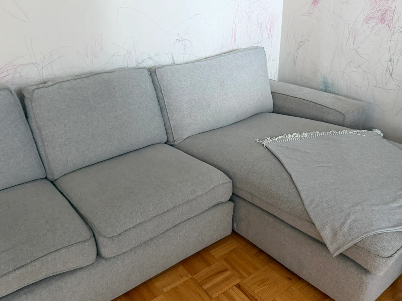Light grey sectional sofa with right-hand chaise - photo 2