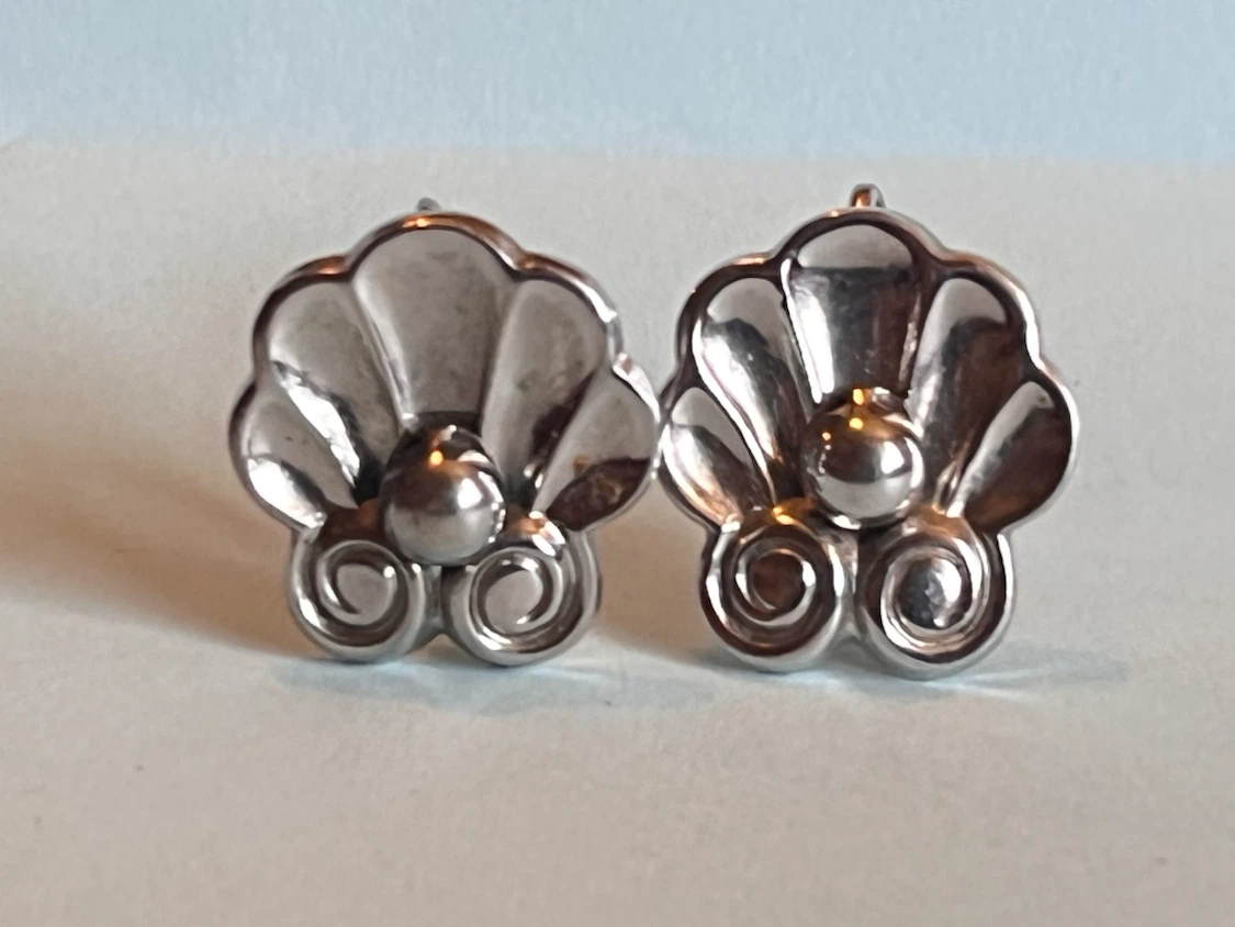 Vintage Mid-Century CORO Screw-Back Earrings Collection (5) - photo 5