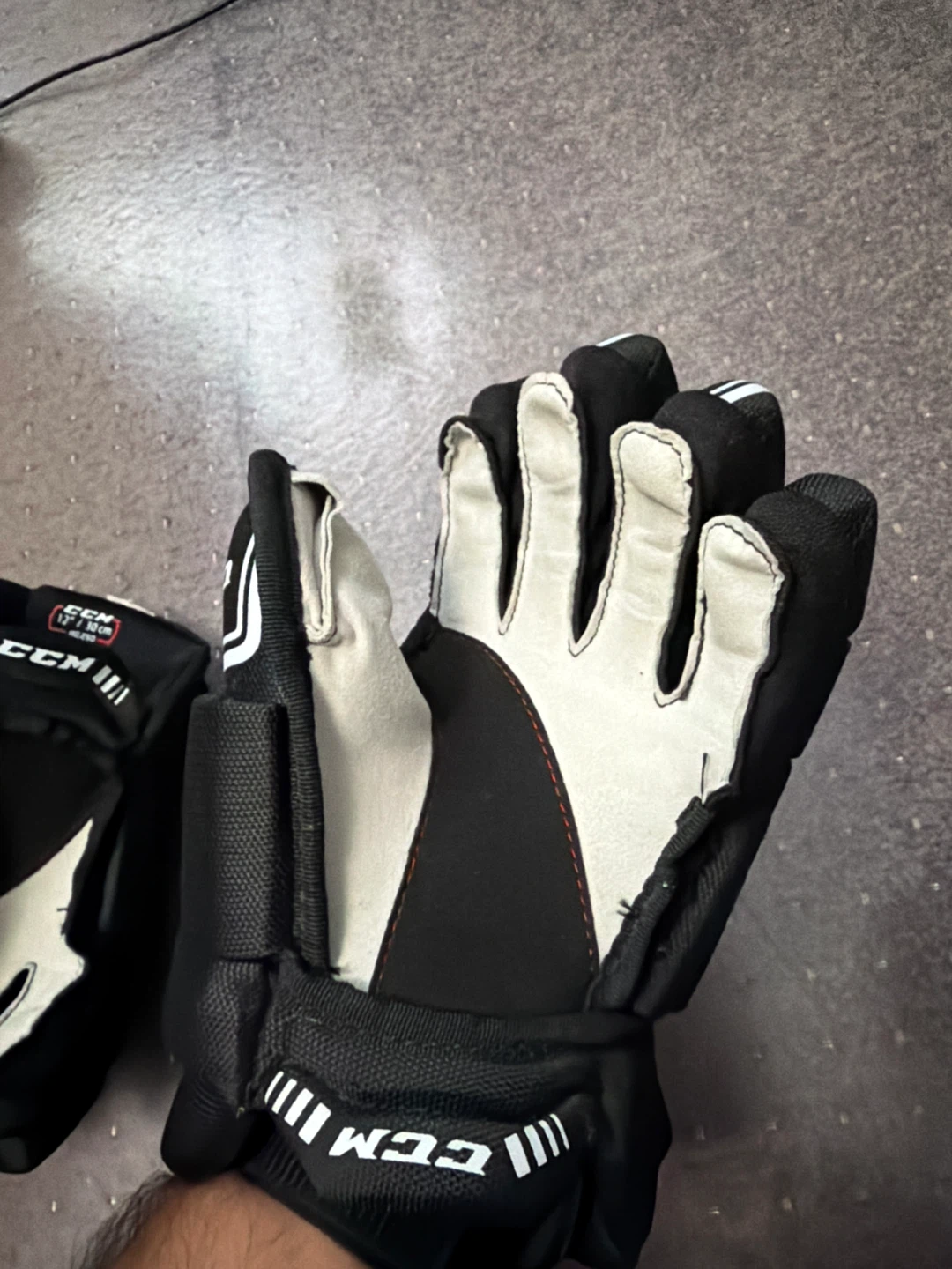 CCM QLT250  Hockey Gloves 12 inch Black - photo 3