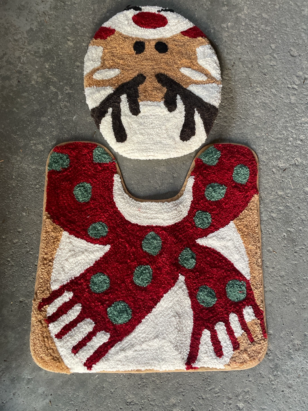 Christmas Reindeer and Present Bath Mat Set