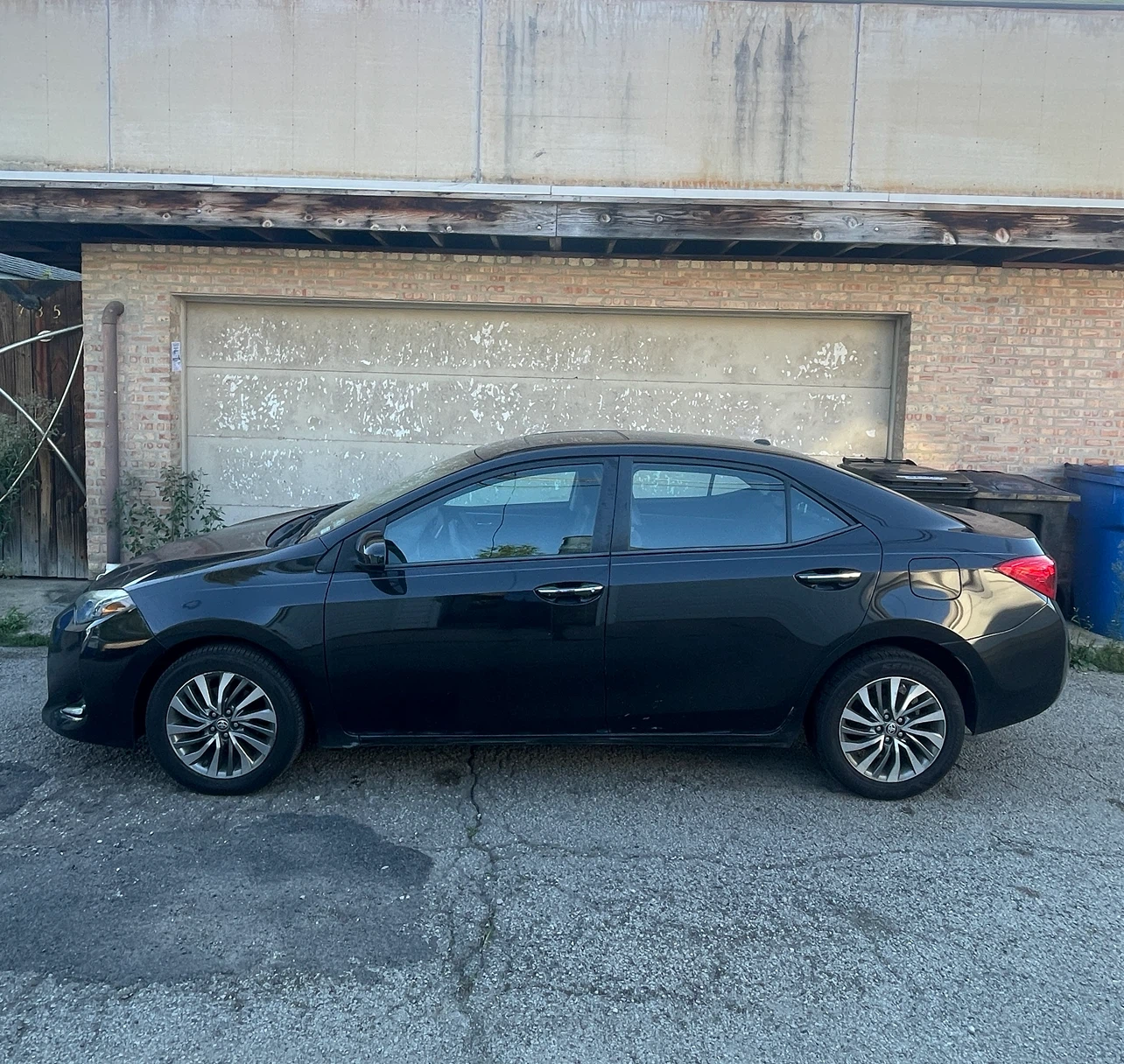 2017 Toyota Corrolla XLE - photo 4