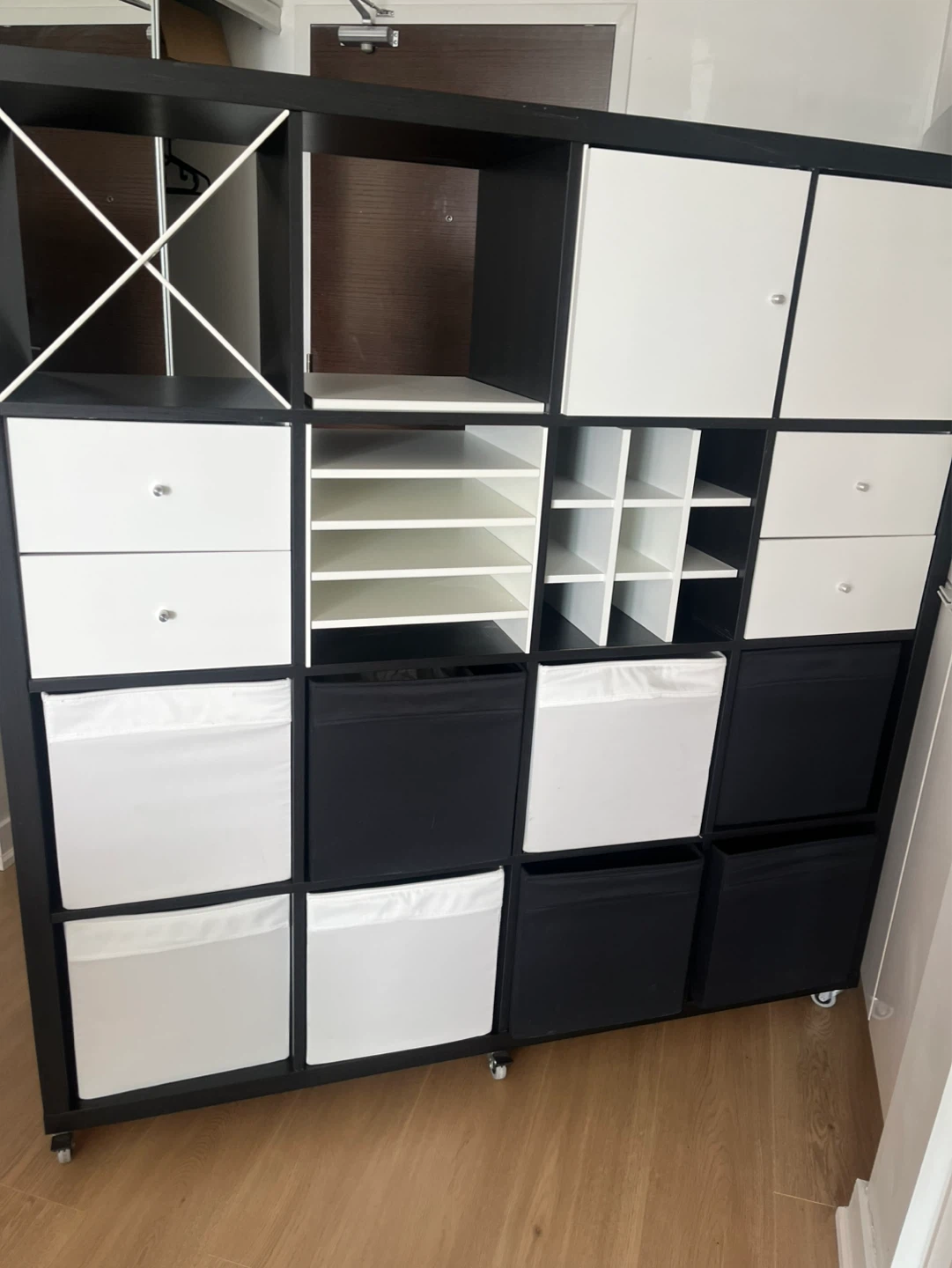 Wall-like Room divider storage cabinet