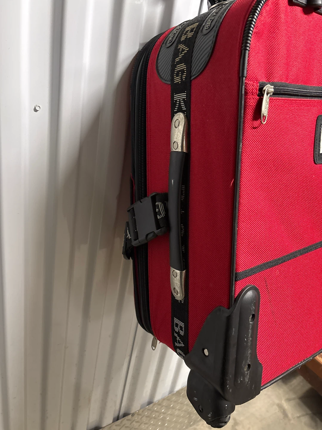 Red Rolling carryon Suitcase - photo 3