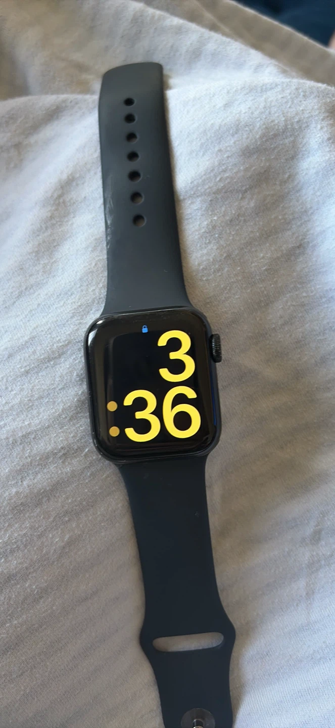 Apple Watch SE 2 - photo 2