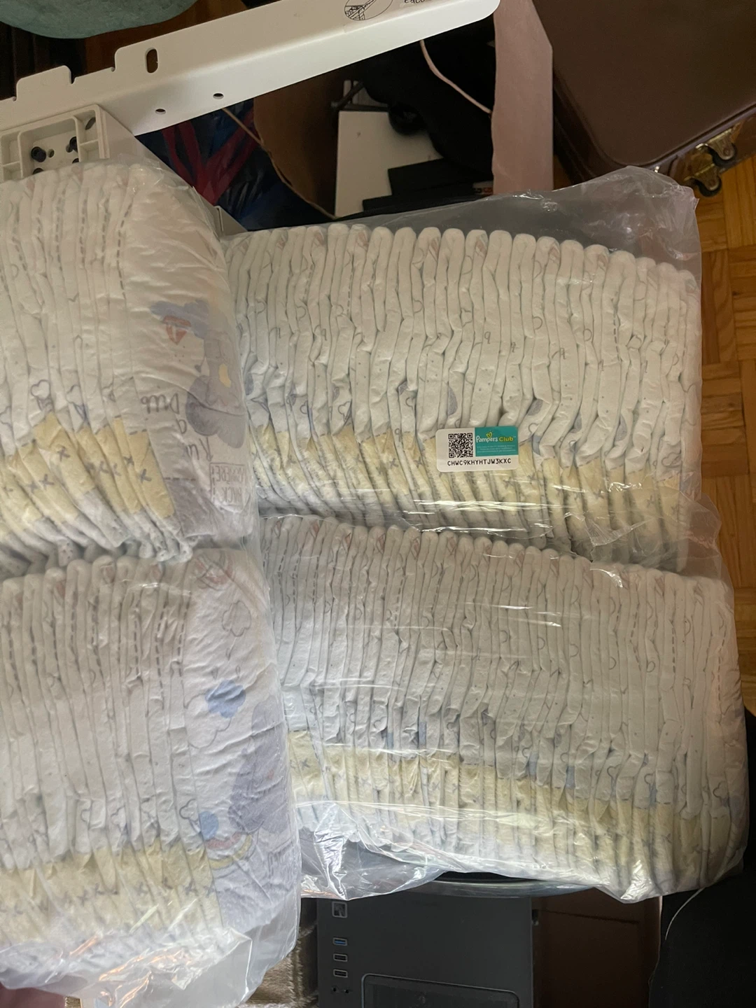 120 Pampers Diapers Size 2 - photo 2
