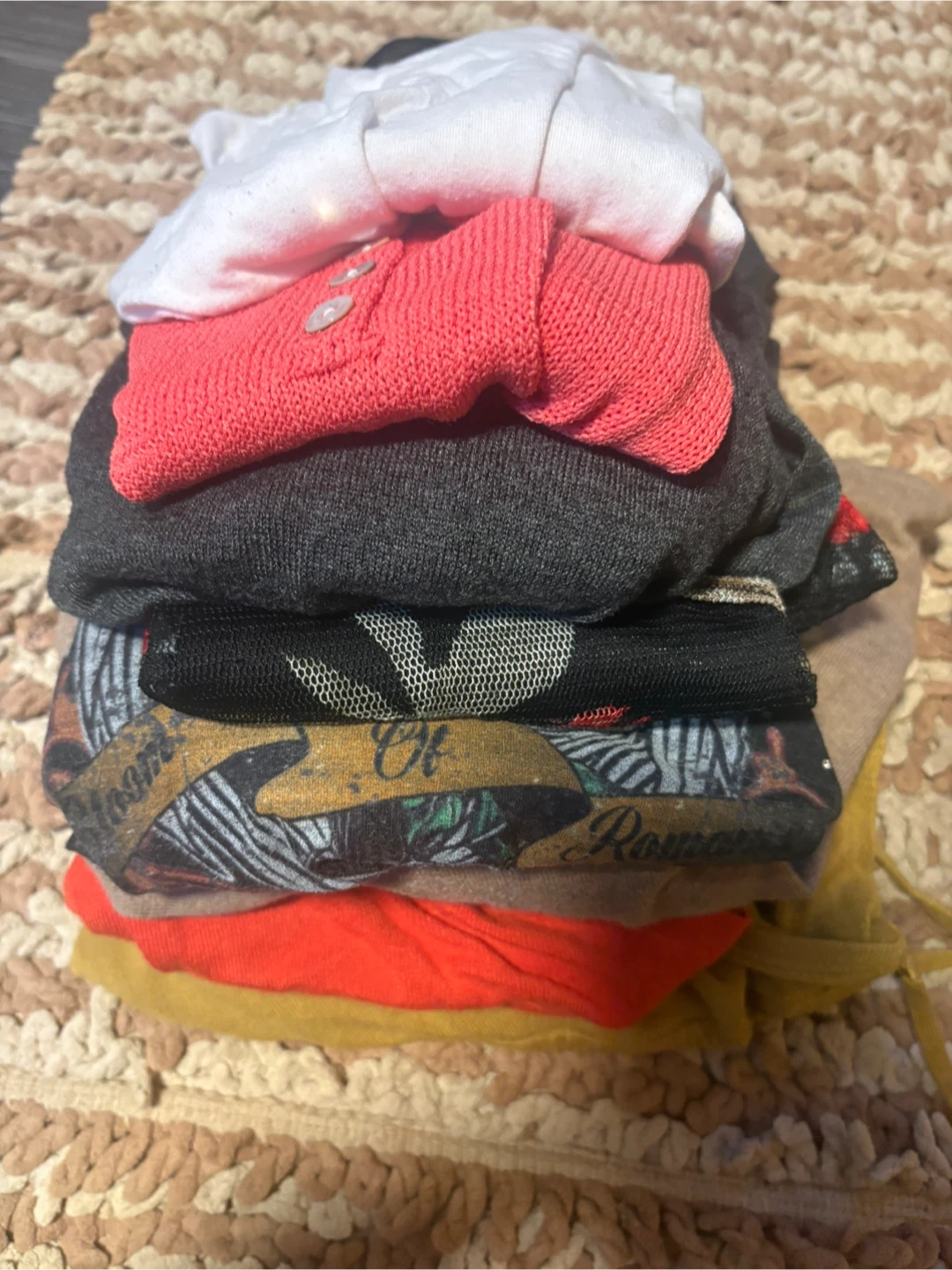 Bundle of Women's Tops - photo 3