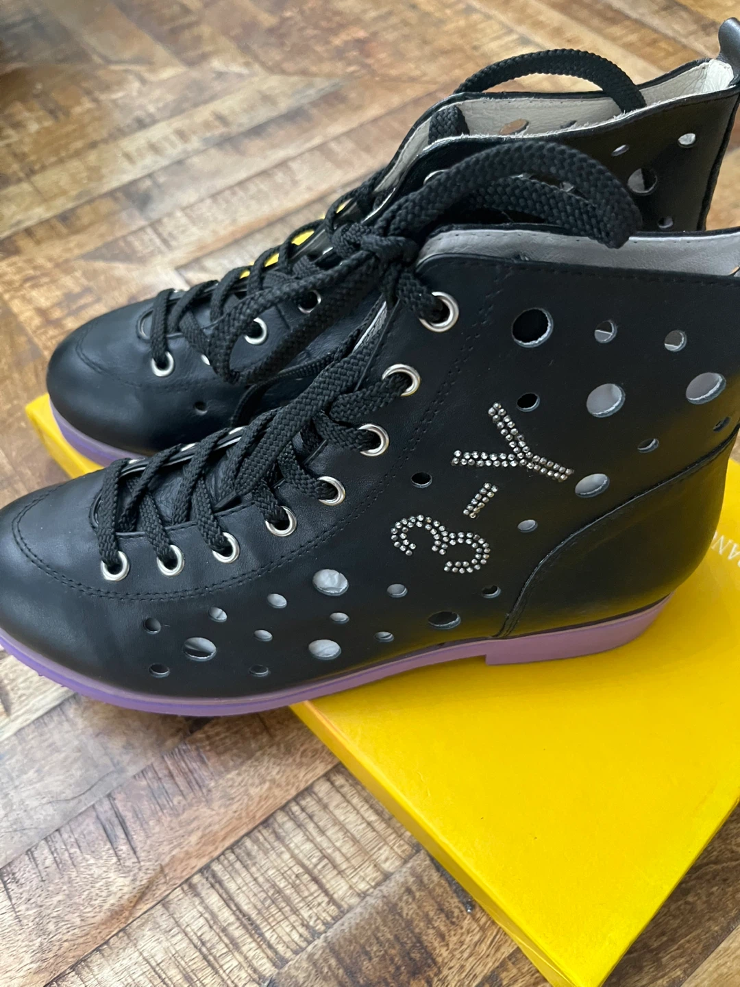 Black cowhide leather high top boots size 5.5-6 - photo 3