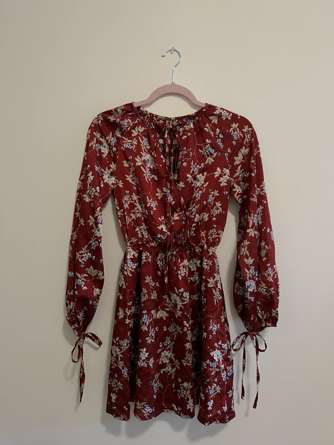 Missguided - Burgundy floral long sleeve dress