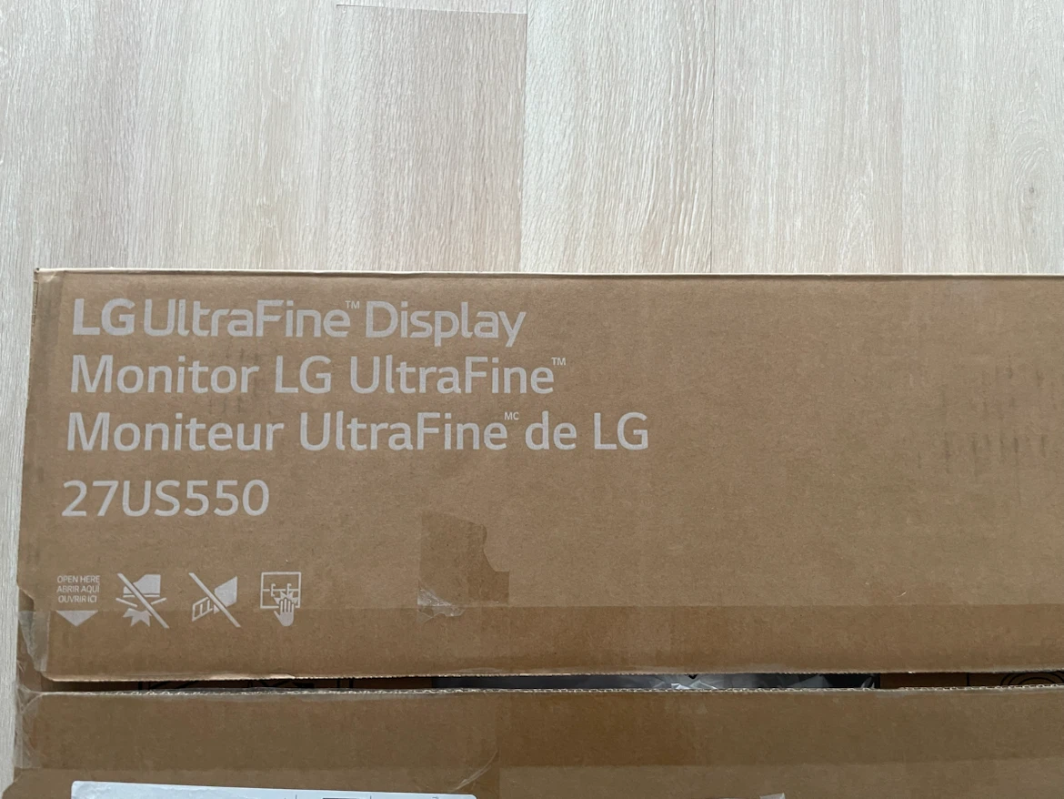 LG UltraFine 27US550 Monitor - photo 5