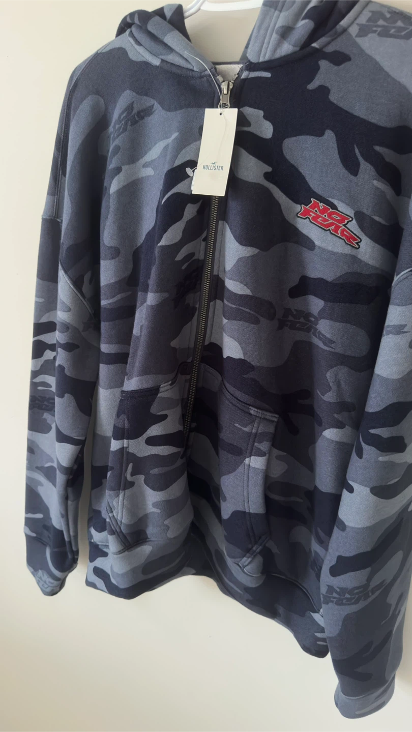 No Fear Camo Zip-Up Hoodie - Size M