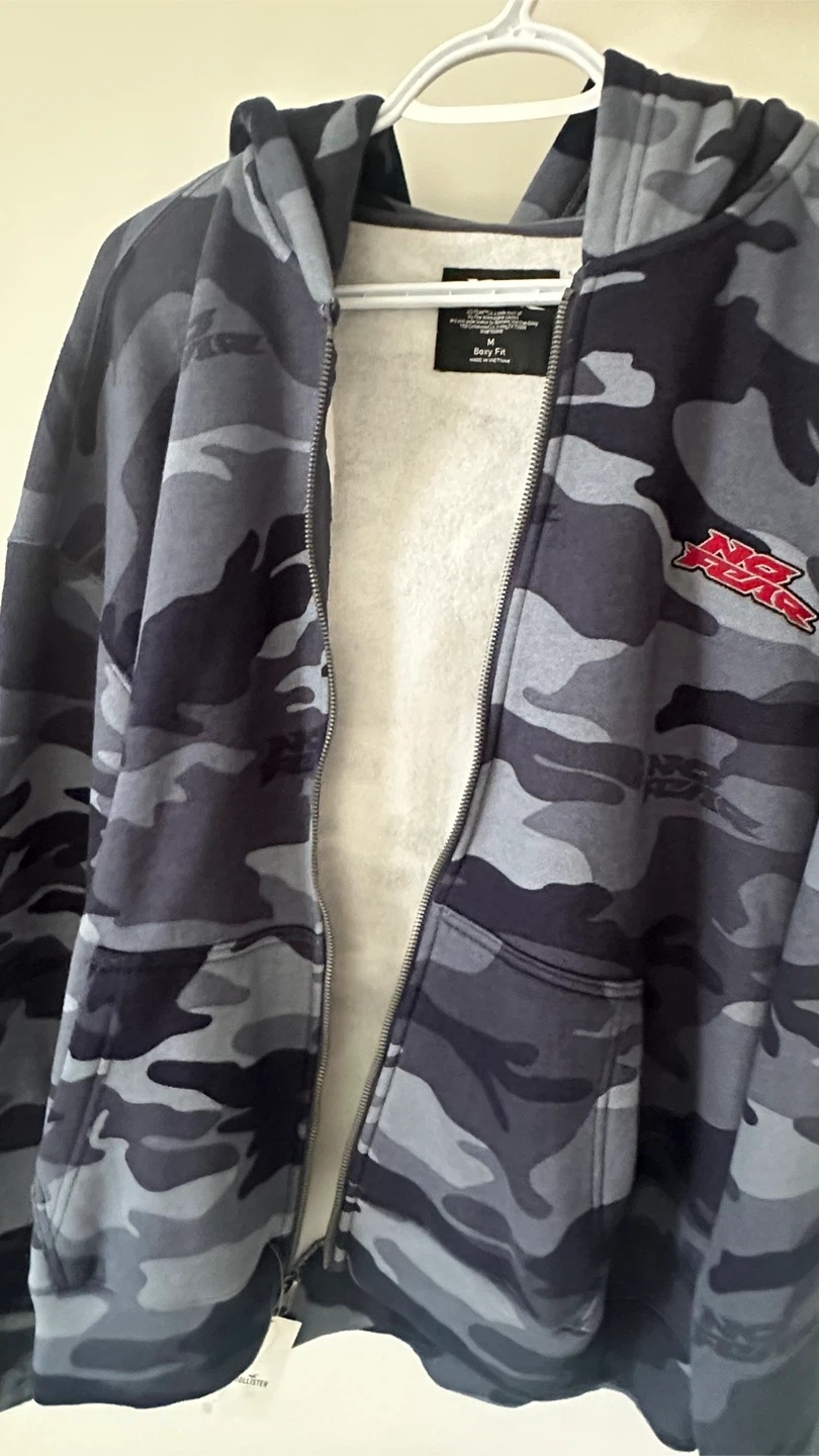 No Fear Camo Zip-Up Hoodie - Size M - photo 2
