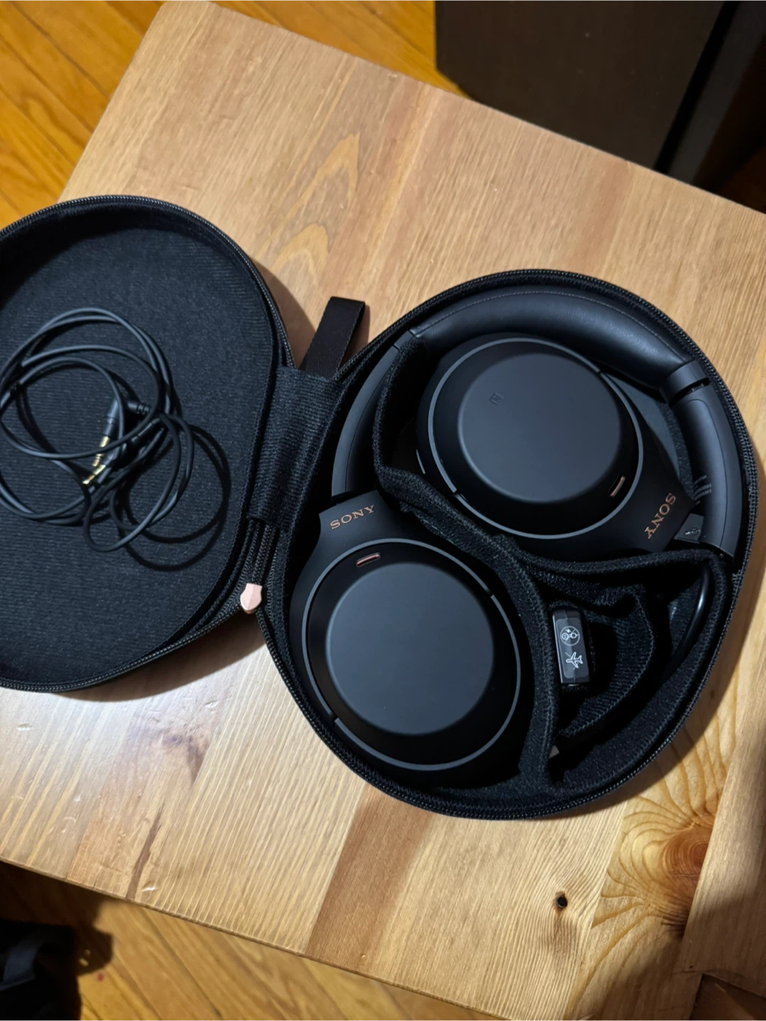 Sony XM4 headphones - photo 2