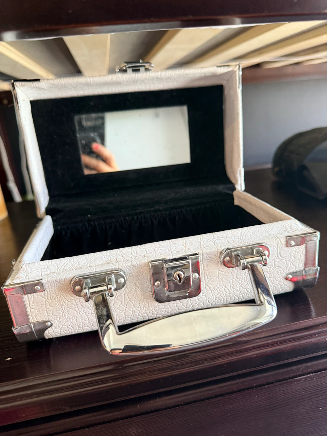 White Vanity Case with Mirror - photo 2