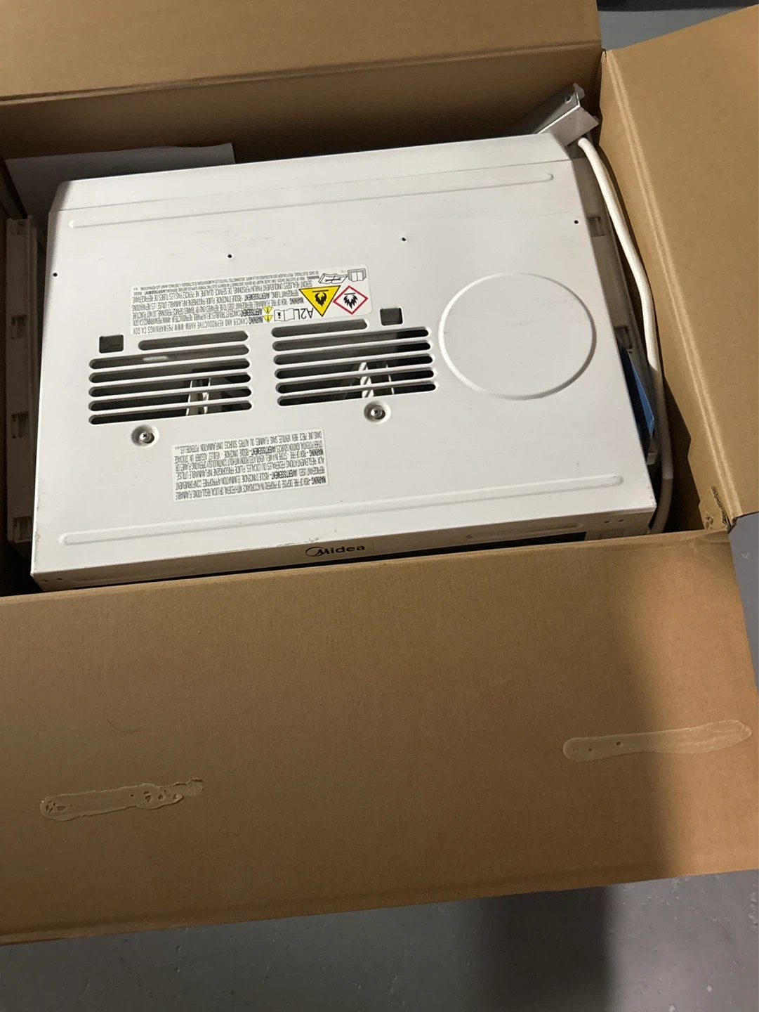 Midea 8,000 BTU Smart Window Air Conditioner - photo 2