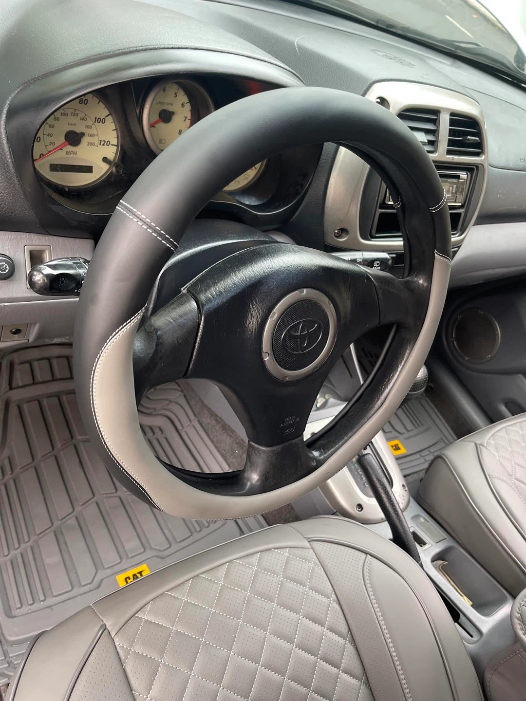 2001 TOYOTA RAV4 - photo 5
