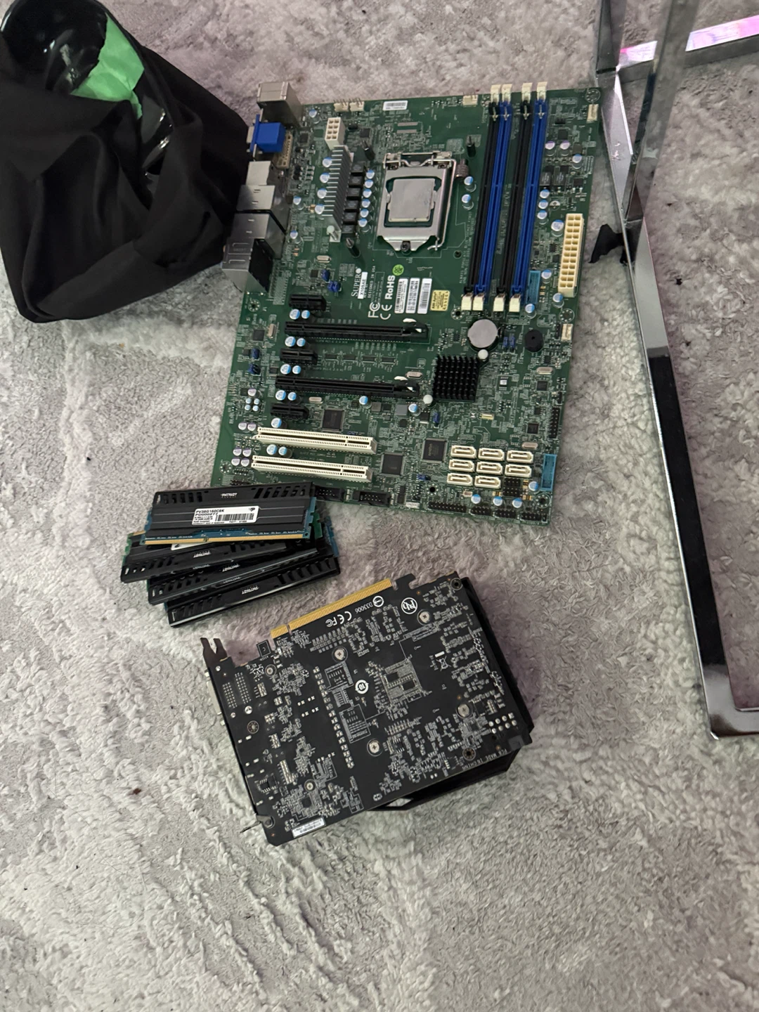 Supermicro X10SAE Motherboard with CPU, RAM & Graphics Card - photo 2
