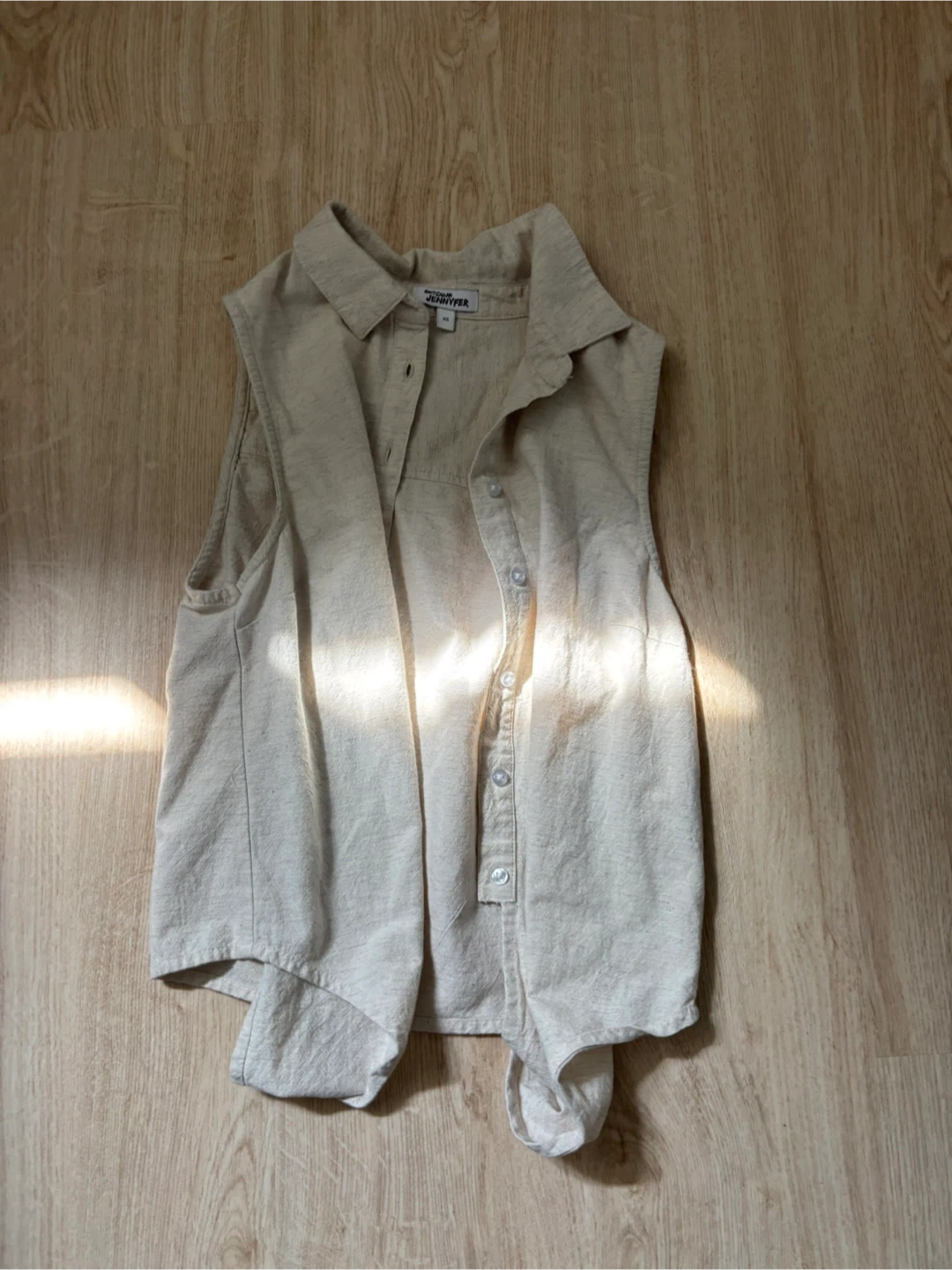 DONT CALL ME JENNYFER Sleeveless Button-Up Shirt