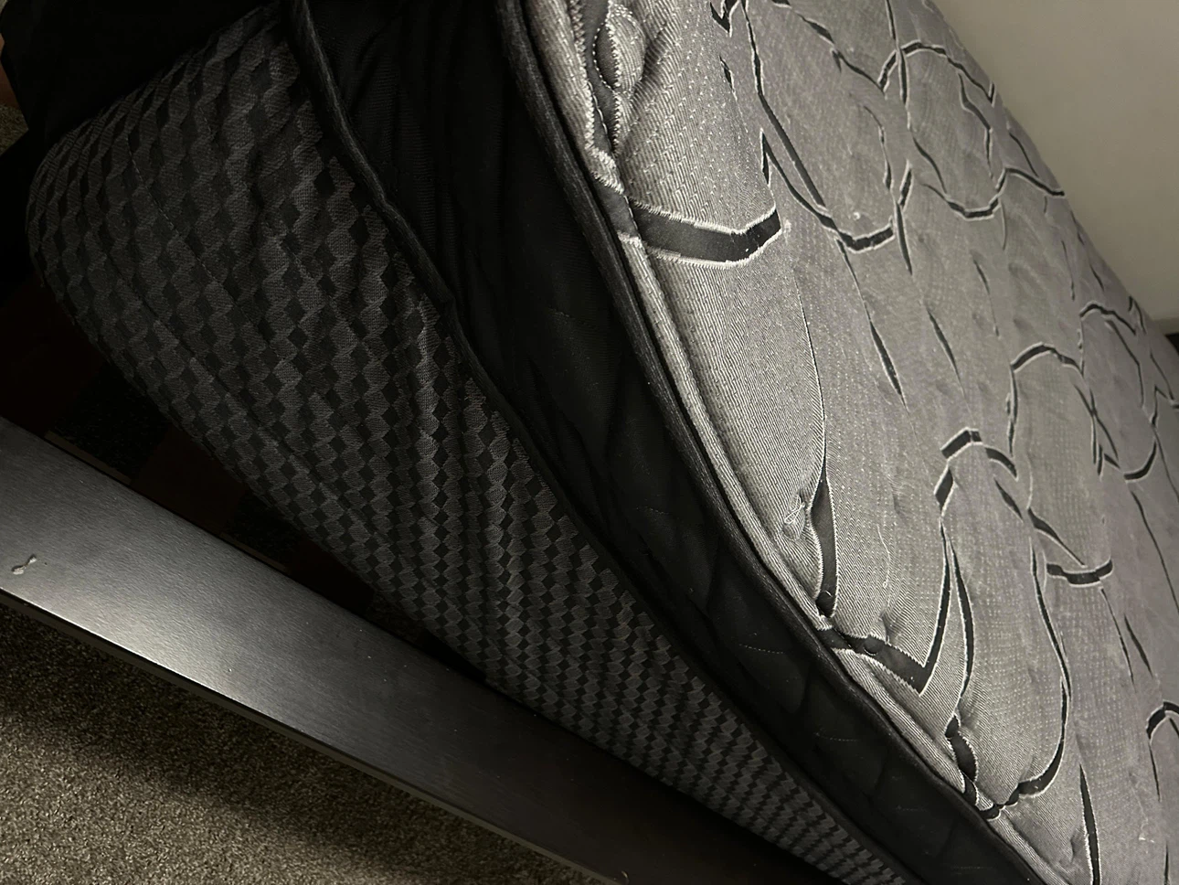 Queen mattress - photo 2