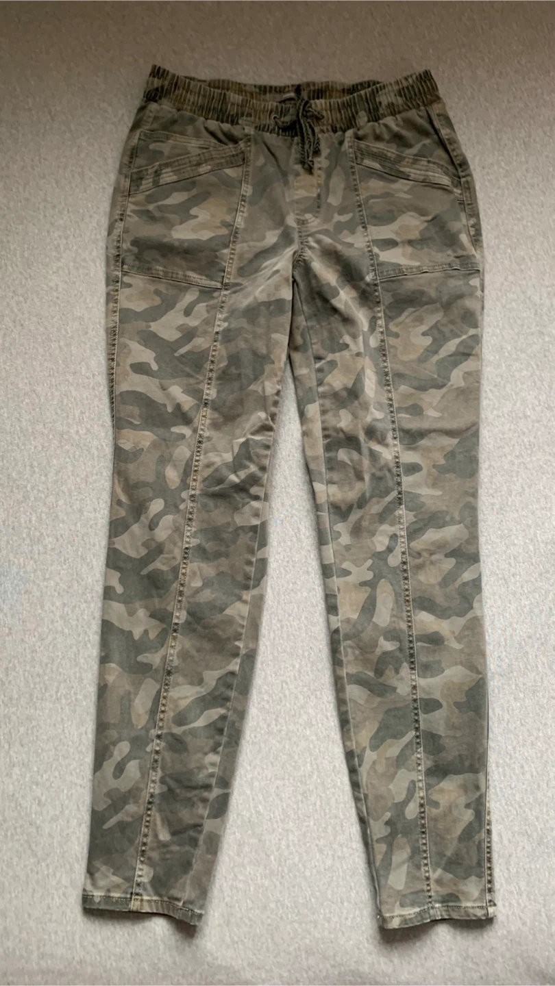 Maurices Camo Print Pants ~ Ladies Size M
