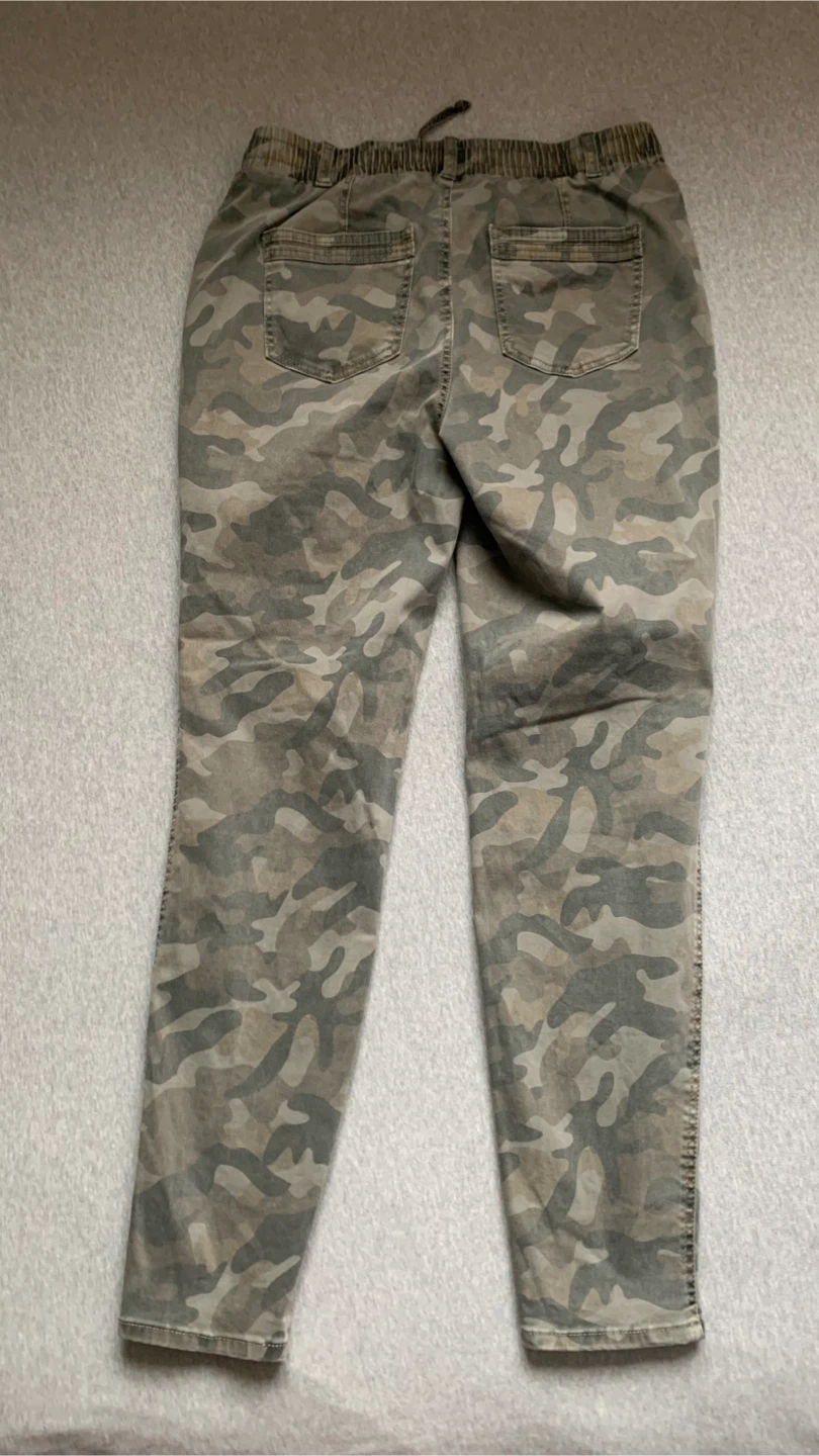 Maurices Camo Print Pants ~ Ladies Size M - photo 2