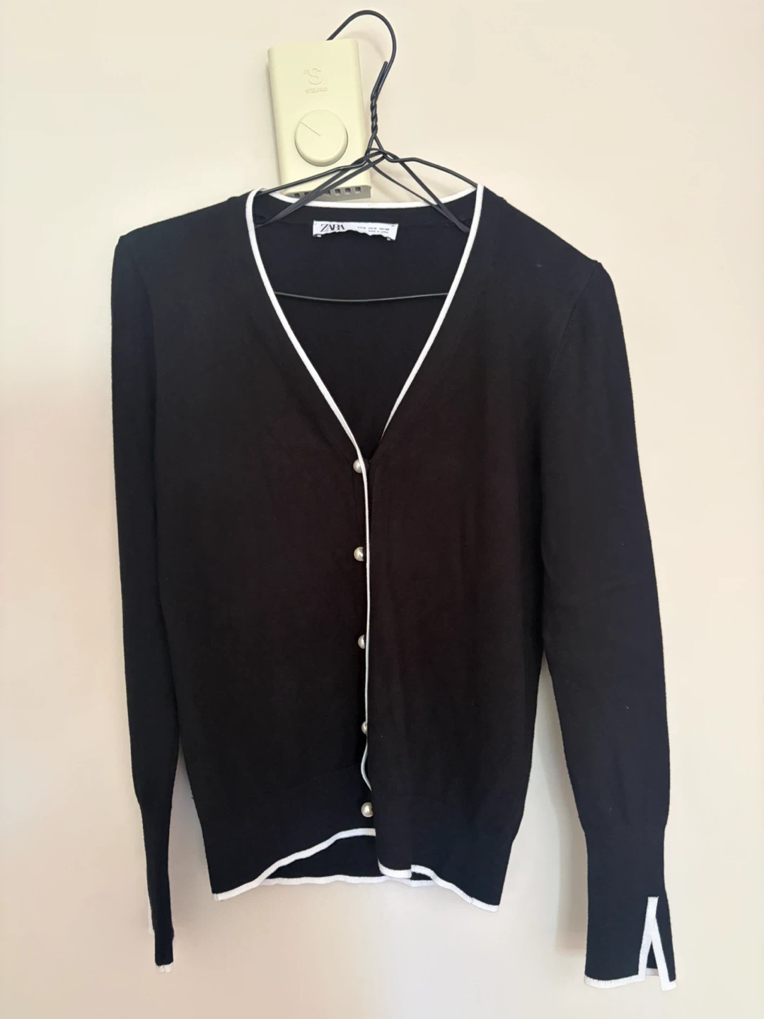 Zara Black V-Neck Ribbed Knit Sweater and others - photo 4