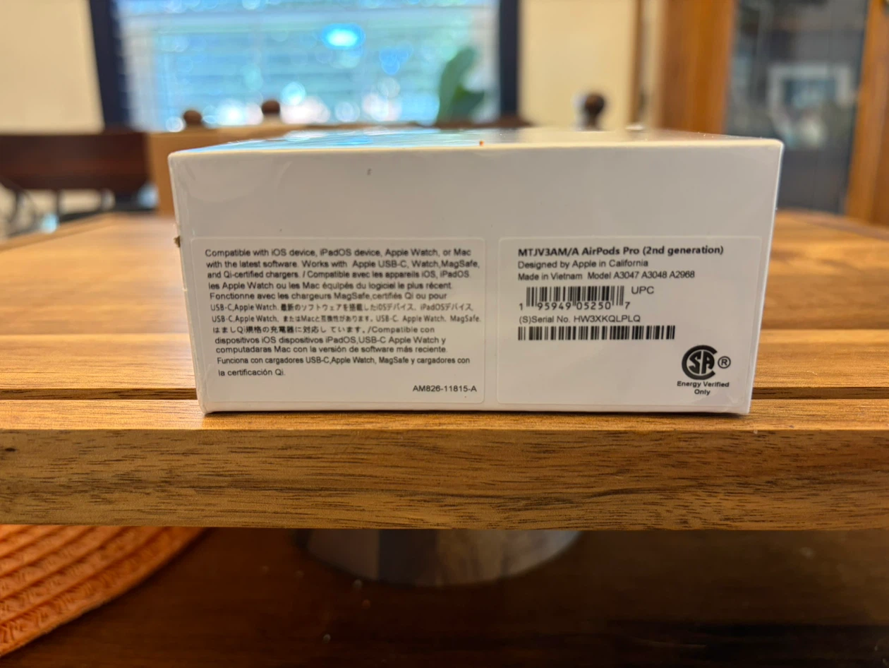 Apple AirPods Pro (2nd Generation) with MagSafe Charging Case - photo 3